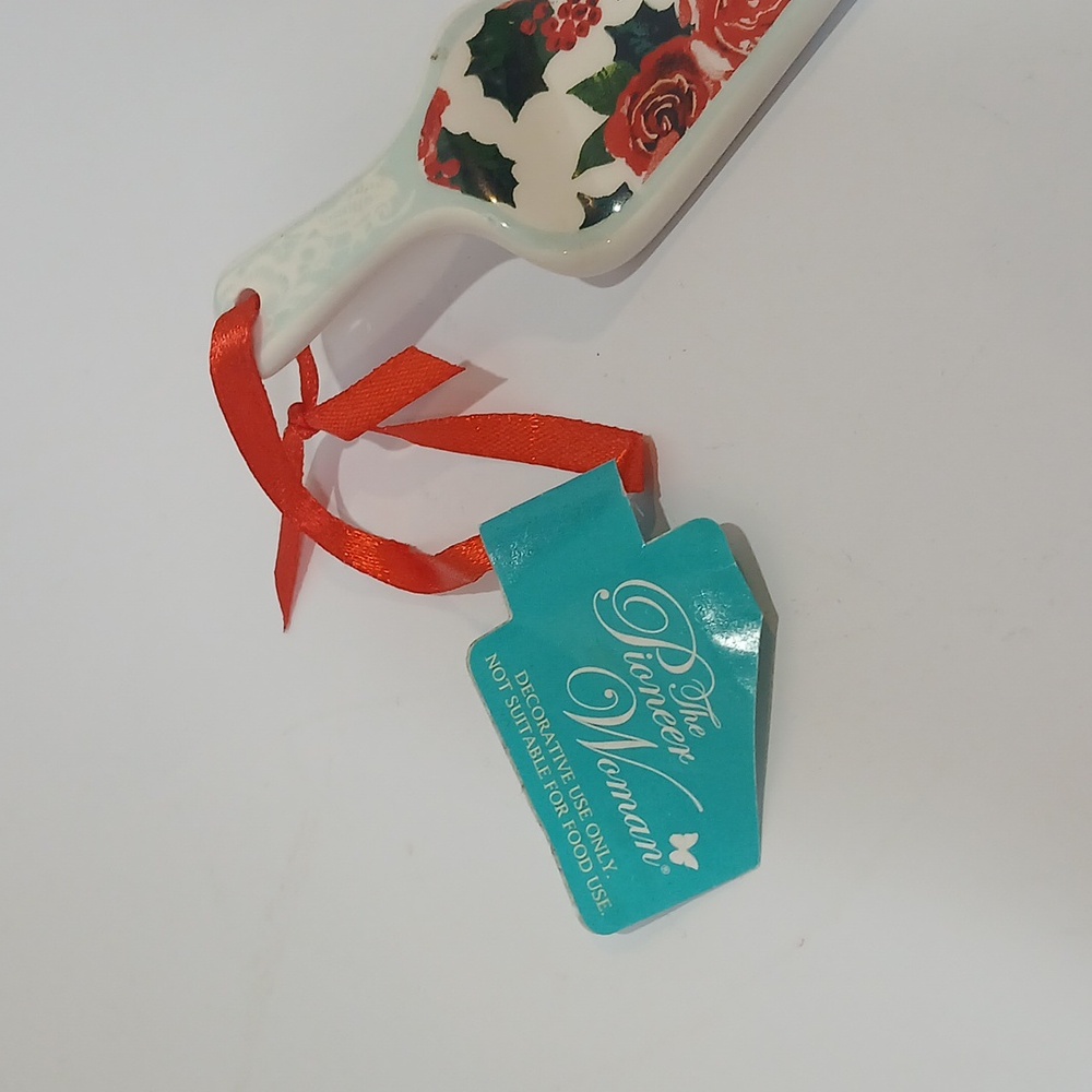 The Pioneer Woman Ceramic Christmas Ornament- Pie Spatula - Picture 2 of 7
